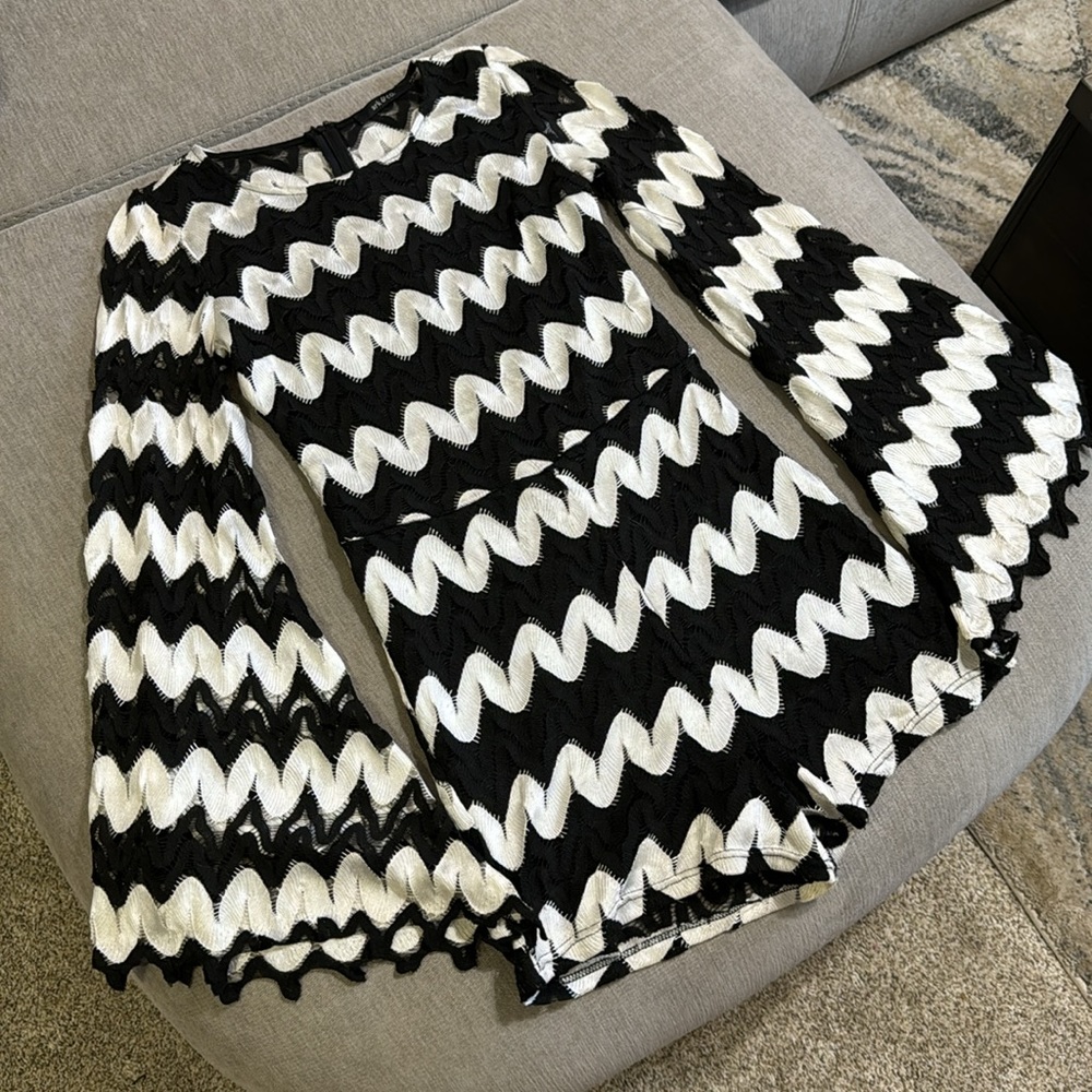 Black & White Wavy Striped Mesh Romper - Picture 5 of 15